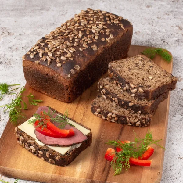 Rye bread with seeds